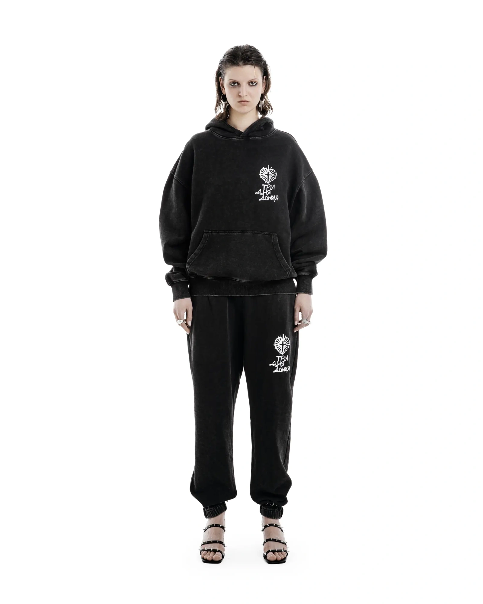 Худи Три Дня Дождя garment dye black